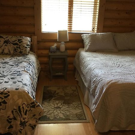 Folding Mountain B & B Fort Nelson Buitenkant foto