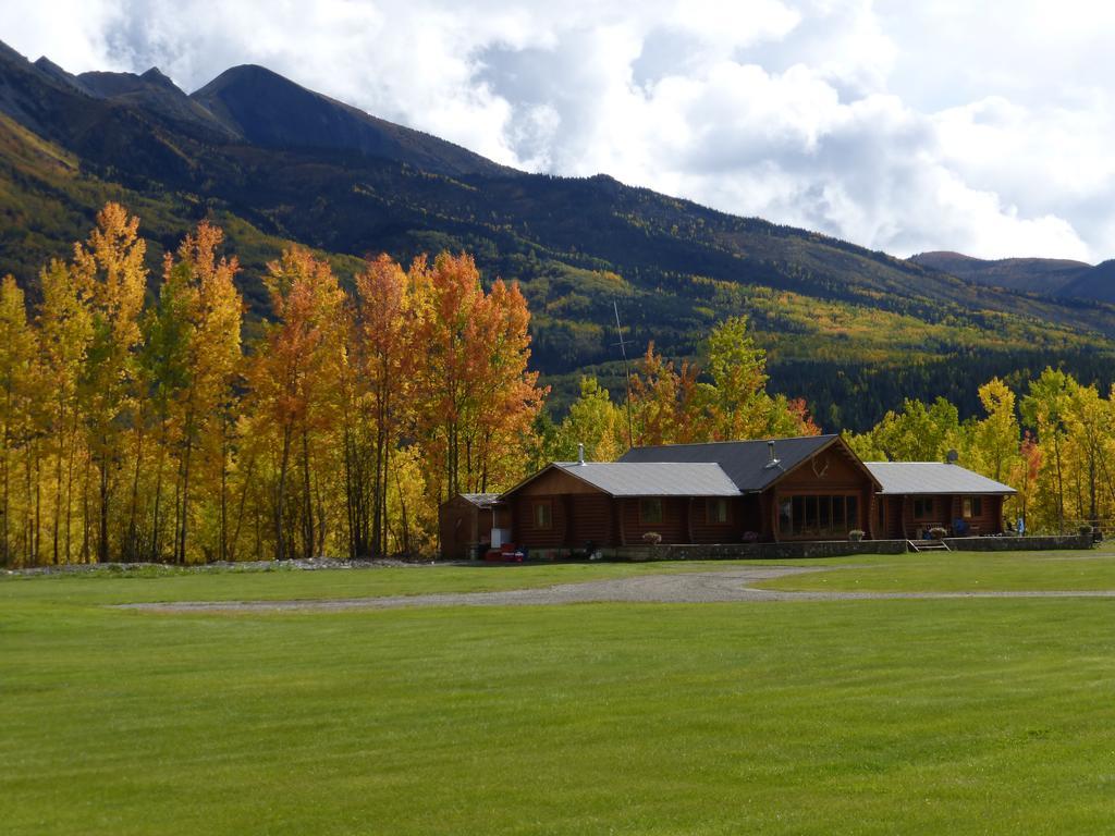Folding Mountain B & B Fort Nelson Buitenkant foto