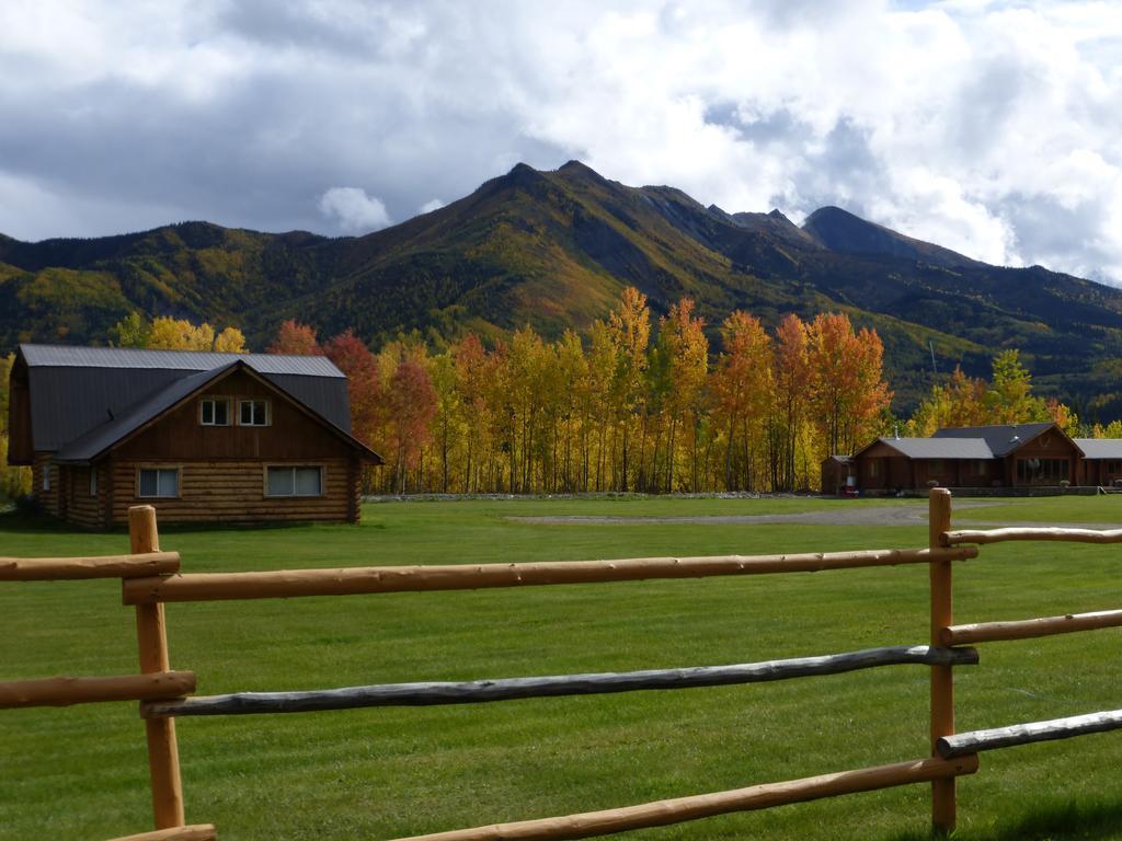 Folding Mountain B & B Fort Nelson Buitenkant foto