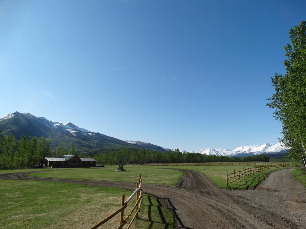 Folding Mountain B & B Fort Nelson Buitenkant foto