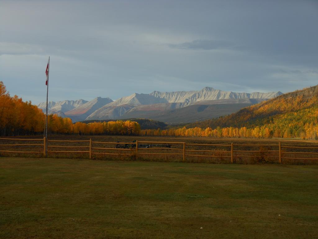 Folding Mountain B & B Fort Nelson Buitenkant foto