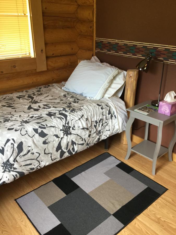 Folding Mountain B & B Fort Nelson Buitenkant foto