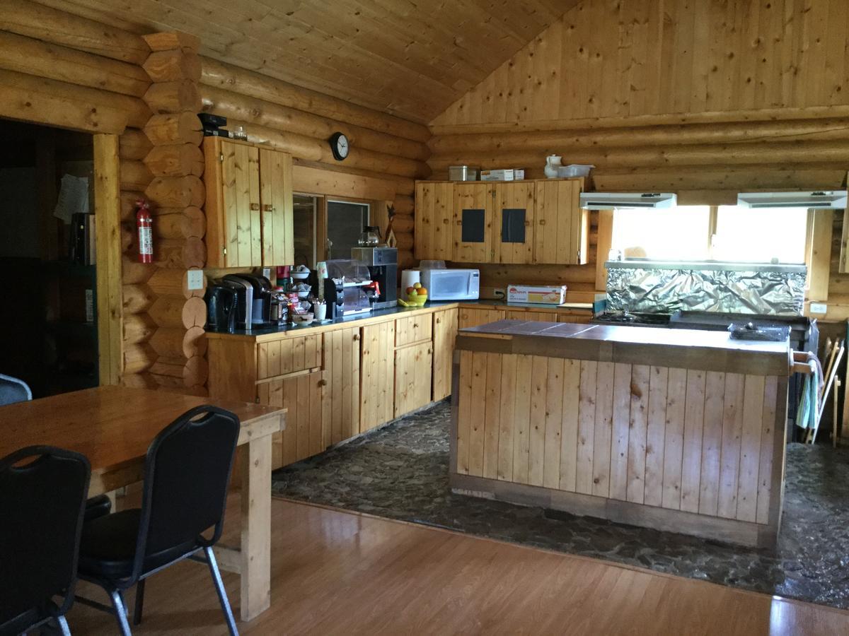 Folding Mountain B & B Fort Nelson Buitenkant foto