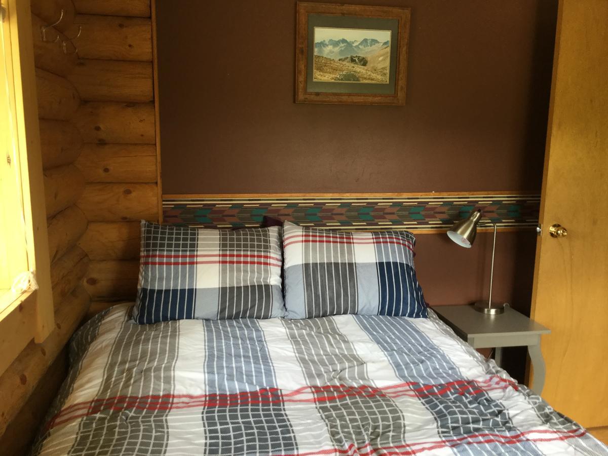 Folding Mountain B & B Fort Nelson Buitenkant foto