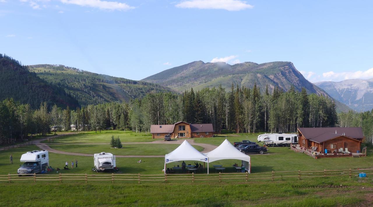 Folding Mountain B & B Fort Nelson Buitenkant foto